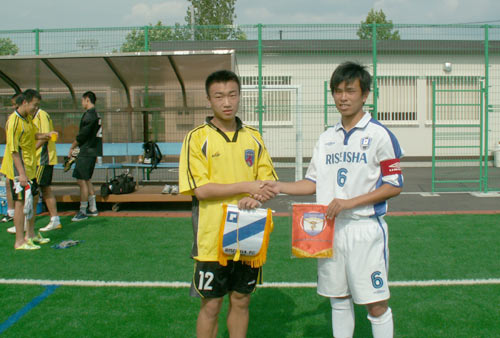 图文-走进北京八喜足球俱乐部 与日本球队打友