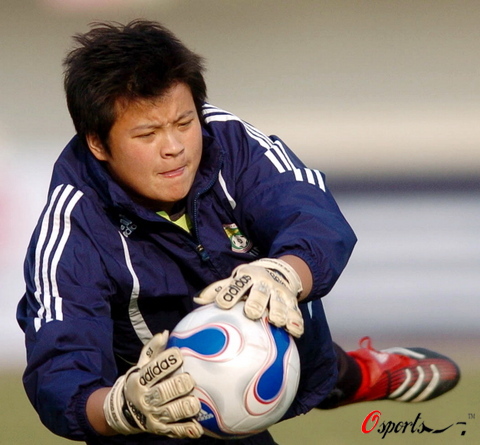 图文-女足孝感集训狠抓技战术 张艳茹奋力