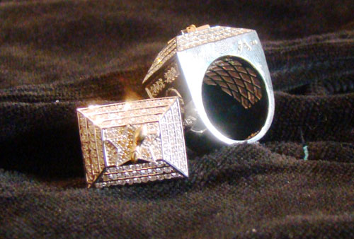 图文-八一队员获颁总冠军至尊钻戒 象征八一队