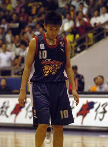 图文-[cba]东莞113-103广东宝玛仕 郁闷的刘晓宇