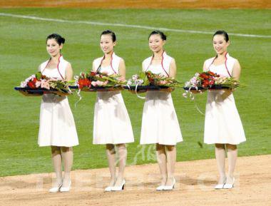 奥运会礼仪小姐背后艰辛:训练和<em>空姐要求</em>相同