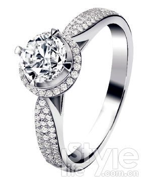 珠宝| 订婚钻戒 指尖上的幸福匙