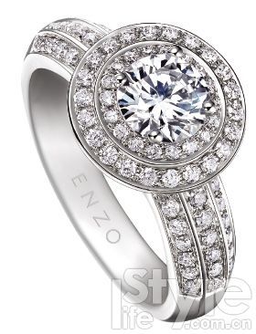 珠宝| 订婚钻戒 指尖上的幸福匙