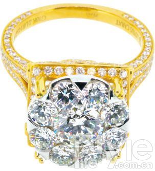 珠宝| 订婚钻戒 指尖上的幸福匙