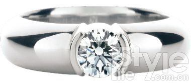 珠宝| 订婚钻戒 指尖上的幸福匙