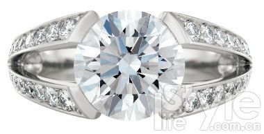 珠宝| 订婚钻戒 指尖上的幸福匙