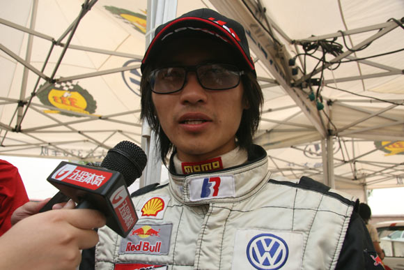 图文-CRC北京怀柔站比赛落幕 韩寒接受电视台