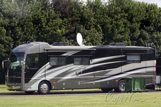 图文-F1英国站银石周二即景 罗斯伯格的车房