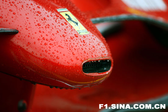 图文-F1欧洲站技术细节特写锥头打开版本的鼻锥
