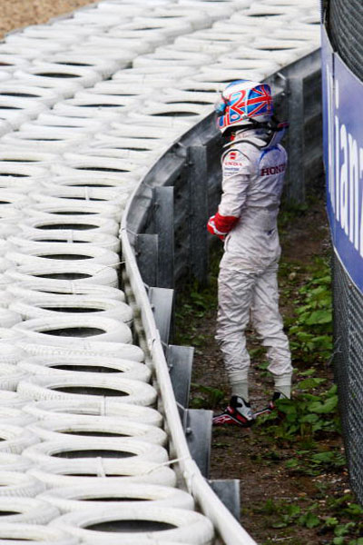 图文-F1欧洲站阿隆索夺冠简森-巴顿走入死胡同