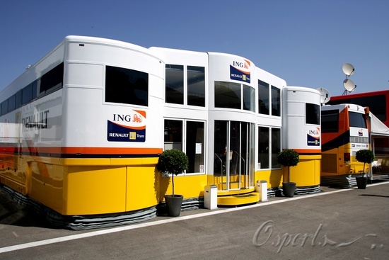 清爽的雷诺车队车房