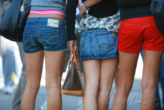 ͼ��-F1��������Χ����Ů�ֲ����ο���