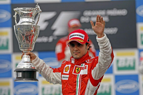 图文-F1巴西站正赛精彩图片 亚军马萨成为法拉