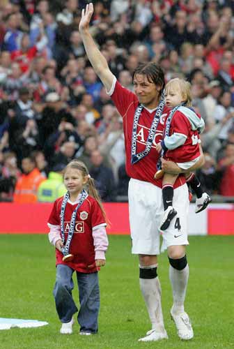 曼联公布新赛季球衣号码:1人被 剥夺 球衣 董方