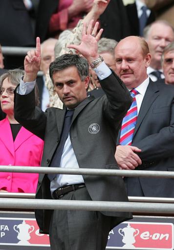 【震惊世界足坛】当今世界足坛最伟大的教练-