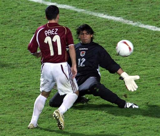 图文-[美洲杯]委内瑞拉2-2玻利维亚 守门员回天乏力_国际足坛-五洲热报_NIKE新浪竞技风暴_新浪网