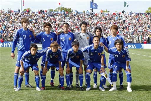 图文-加拿大U20世界杯8日赛况 日本队赛前合影