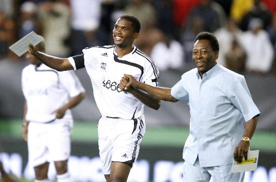 文-球星云集开普敦为曼德拉祝寿 埃托奥贝利携