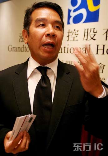 图文-英超首位中国老板诞生 杨嘉诚谈自己的想