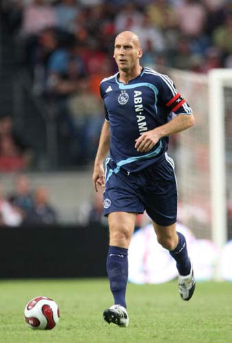 图文-[热身赛]阿贾克斯2-0马竞 斯塔姆老而弥坚