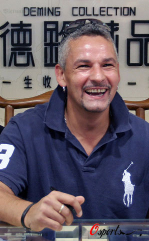 罗伯特巴乔妻子_罗伯特·卡森_罗伯特巴乔 - 久