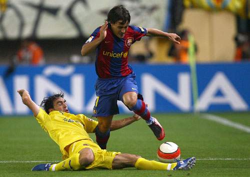 图文-[西甲]比利亚雷亚尔vs巴萨 潜力新星强势出