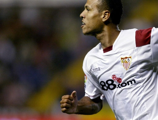 图文-[西甲]莱万特vs塞维利亚 法比亚诺庆祝破门