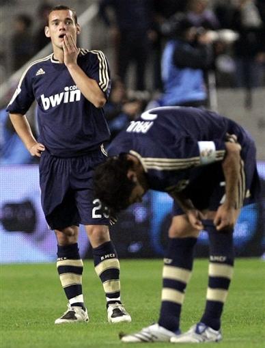 图文-[西甲]西班牙人2-1皇马 皇马队员如此失望