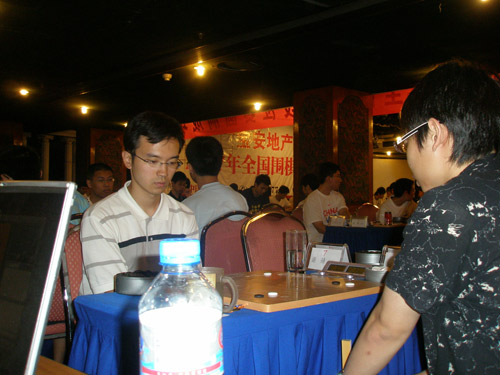 图文-升段赛第2轮在武汉开战 现场直播谢赫VS