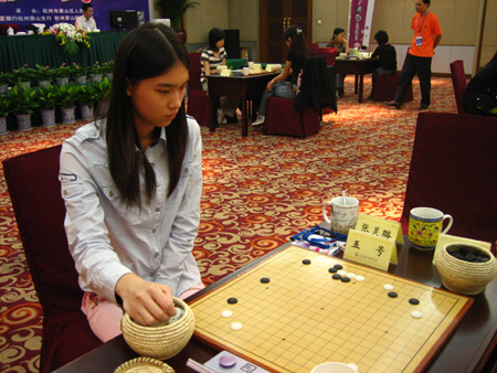 图文-女子国家队选拔赛第2轮张灵璐无愧美女棋手
