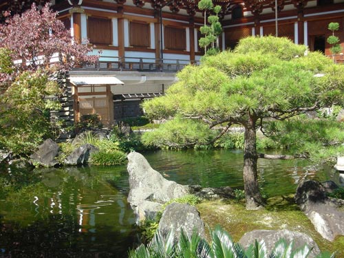 图文-日本第14期阿含<em>桐山</em>杯决赛 水面倒映亭台