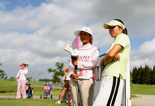 ͼ��-�����������Ϻ�վ�ڶ���ѹ��֮��ĵȴ�