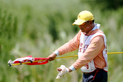 ͼ��-�����������Ϻ�վ�ڶ�����ȷָʾ����