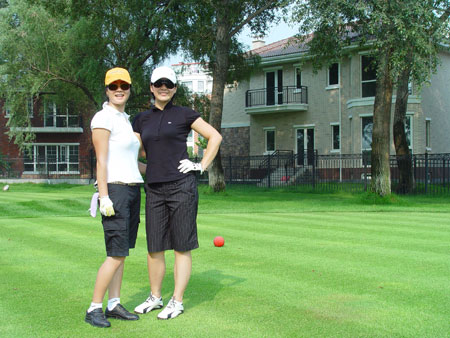图文-招行白金卡高尔夫联谊赛 快乐一族靓丽留