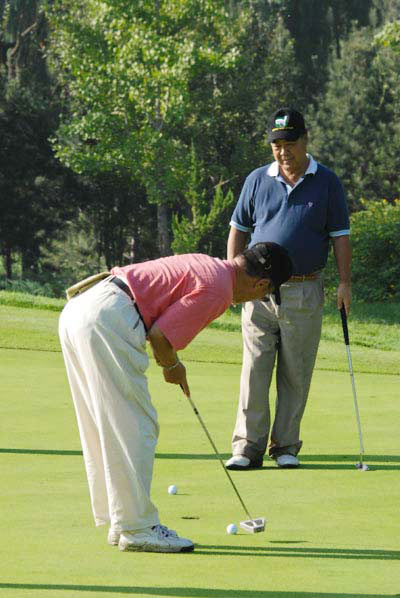 图文-周研杯邀请赛 总参管理局原局长刘念远_