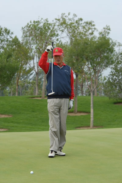 图文-贺龙杯邀请赛 原总后勤部副部长左建昌_