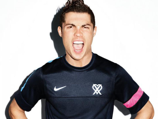 视频-外媒评10大最帅球星 C罗皮克卡卡上榜