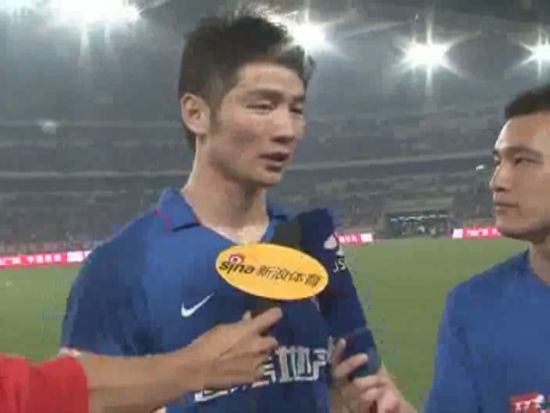 国安队员合唱球队队歌 马5爷中文演唱|中超联赛