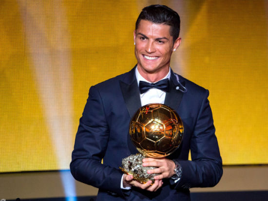 C罗蝉联FIFA金球奖