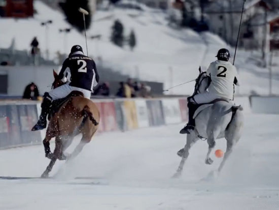 【国王运动雪地马球 感受冰上马术激情瞬间. 来