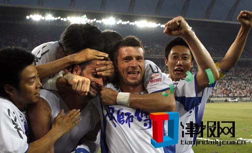 近距离感受京津德比战 诠释什么是真正的男人