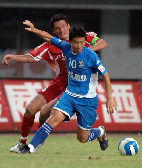 图文-[中超]长沙金德0-0厦门蓝狮 陈涛力阻杨晨