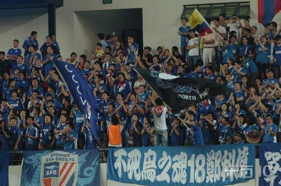 图文-[中超]上海申花1-0大连实德 蓝魔为胜利欢