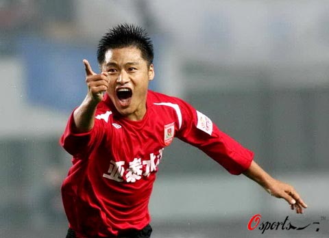 图文-[中超]上海申花VS长春亚泰 杜震宇释放心