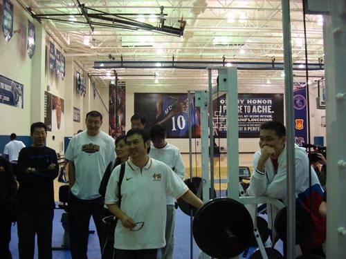 中国篮球教练在美国接受培训 前NBA明星将全