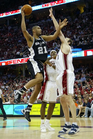 NBA总决赛马刺4比0横扫骑士夺冠精彩比赛(组