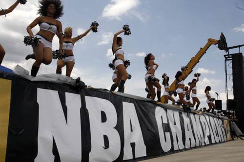 ͼ��-���̶ӷ���ʥ������±��ŵ������ӱ���