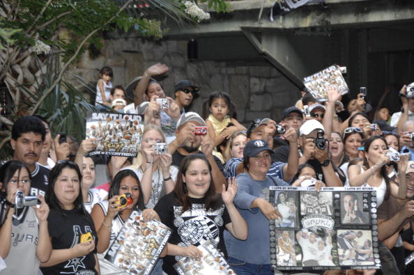 ͼ��-ʥ�������������̶���ܹھ����Ի�ӭӢ��