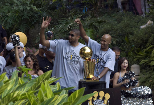 ͼ��-����Я�ܹھ������ʴ����е˿ϻ���Ц������