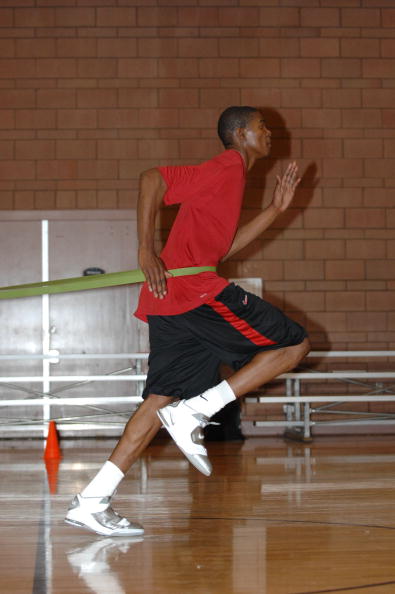 文-榜眼秀大热门热身西雅图 杜兰特力量训练_